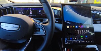 Установка голосового, навигации и приложений на Geely Atlas New в Тюльгане